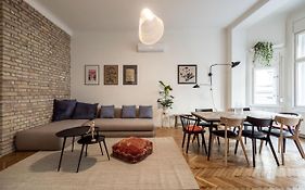 Sunshine Sprint Luxury Apartment